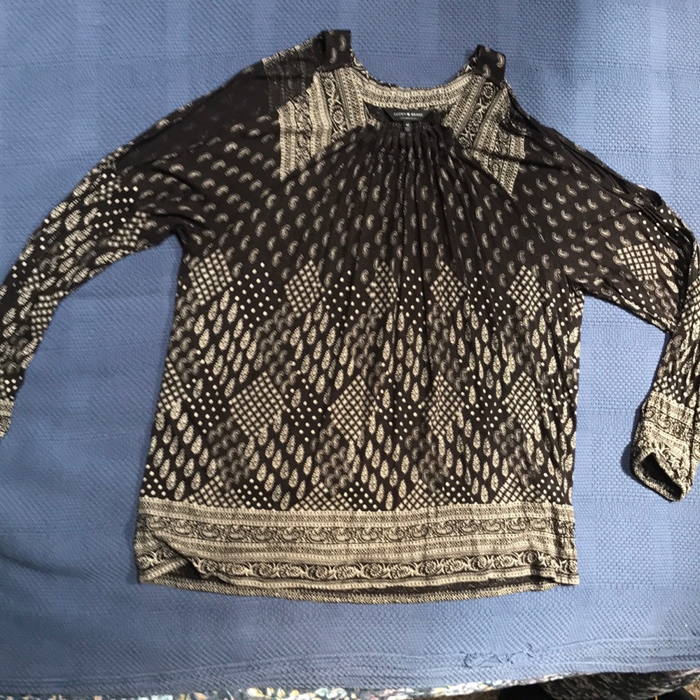 Long sleeve cold shoulder tee